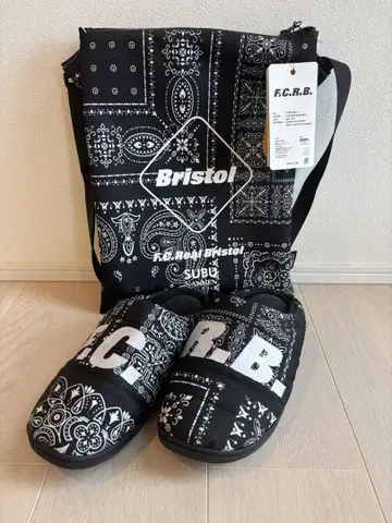 브리스톨 SUBU 블랙 반다나 페이즐리 SANDALS