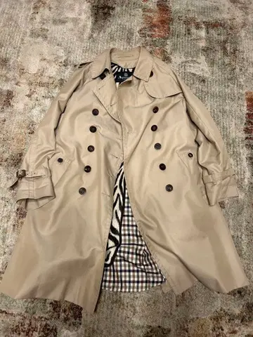 레어 새상품급 Aquascutum 제브라 체크 라이너 더블 트렌치
