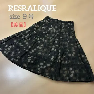 RESRALIQUE 플레어 스커트 블랙과 실버 도트