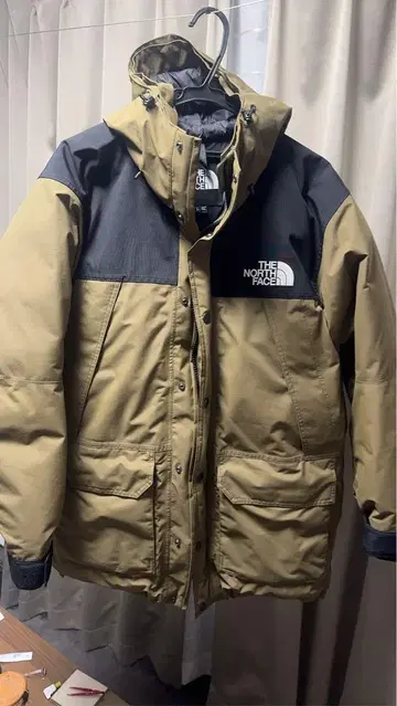 THE NORTH FACE 다운 자켓 카키/블랙