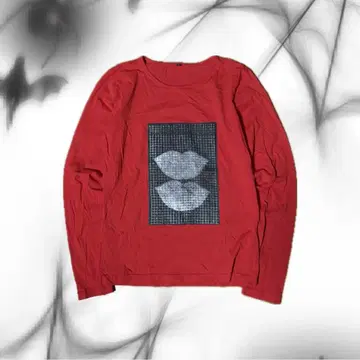 agnes b. y2k lip print l/s tee
