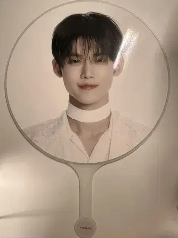 투모로우바이투게더 연준 부채