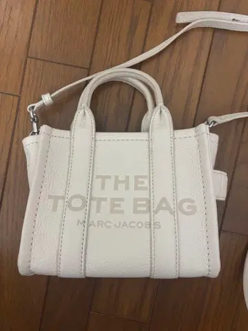 마크 제이콥스 더 토트백 미니 토트백 화이트