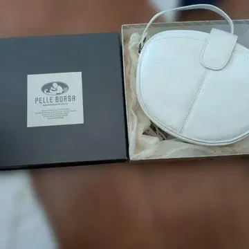 펠레 보르사 화이트 숄더백