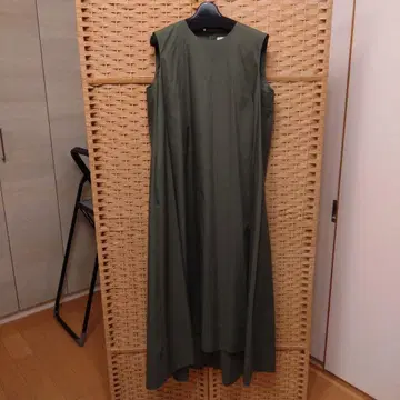 유나이티드 애로우즈 슬리브리스 롱 원피스