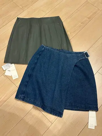 snidel 버클 데님 스커트와 그레이 가죽 미니 스커트