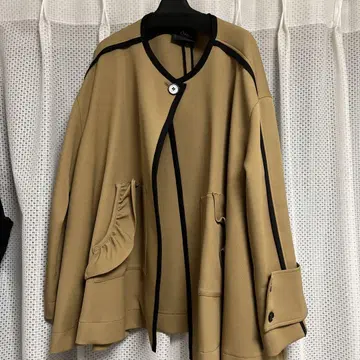노카라 자켓 베이지 프릴 포켓