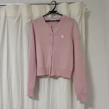 emis 핑크 하트 자수 니트 가디건