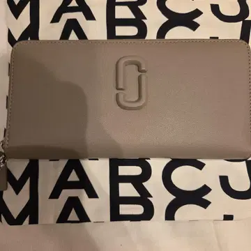 마크 제이콥스 장지갑 그레이지