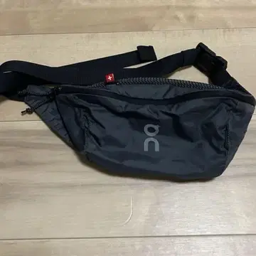 On Waist Pack Lite 바디백 블랙
