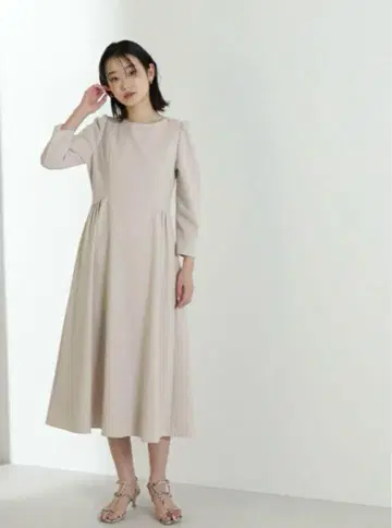 내추럴 뷰티 베이직 베이지 A라인 롱 원피스