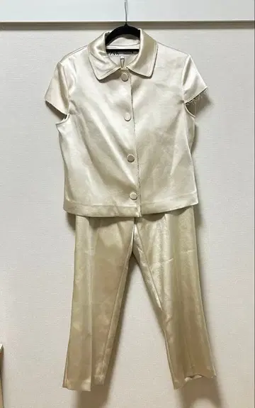 ZARA 아이보리 새틴 셋업