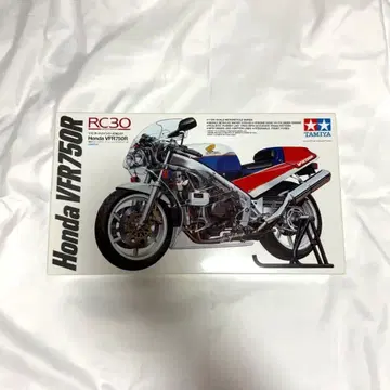 타미야 혼다 VFR750R RC30 1/12 프라모델