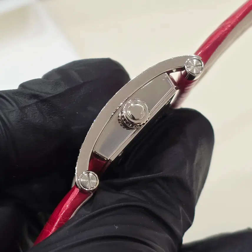 불가리 시계 아시오마 18K화이트골드 다이아 자개다이얼 36MM 쿼츠판매 사진 4