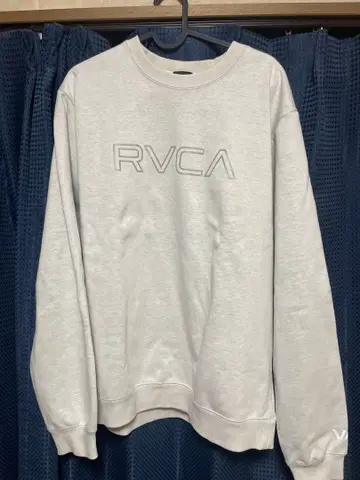 RVCA 화이트 로고 맨투맨
