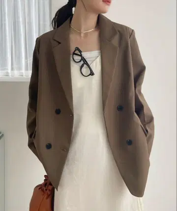 Ada. 테일러드 자켓