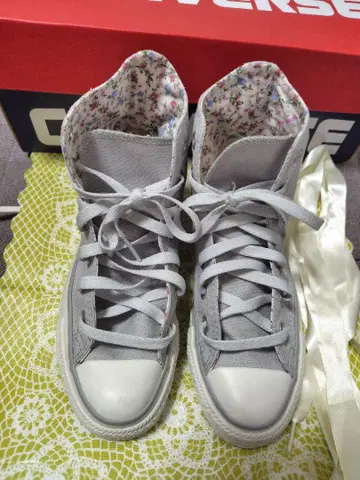 Converse 그레이 하이컷 스니커즈