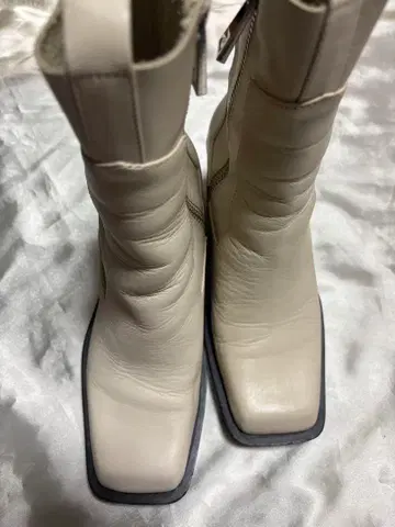 ZARA 베이지 가죽 숏부츠 35