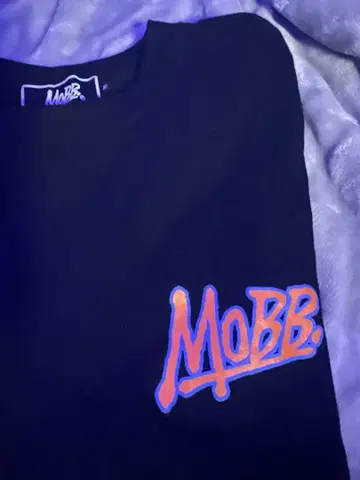 MOBB 티셔츠