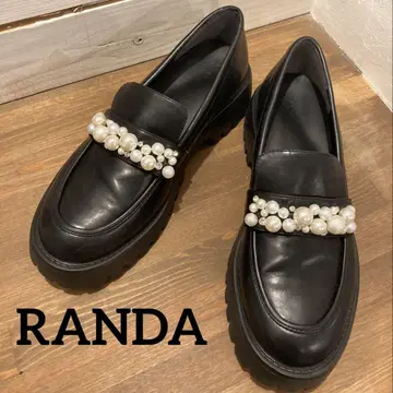 RANDA LL 펄 장식 블랙 로퍼 통굽