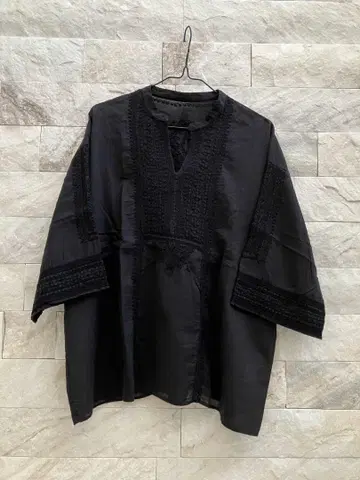 드레스터리어 DRESSTERIOR 인도 자수 카프탄 블라우스 38