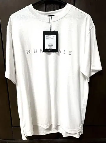 NUMERALS 누메라루즈 티셔츠