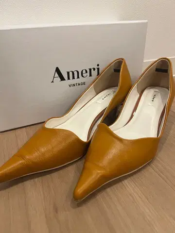 24cm Ameri VINTAGE WAVE CUTTING PUMPS