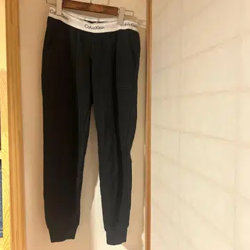 Calvin Klein 블랙 조거 팬츠