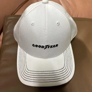GOODYEAR 플랫 캡 화이트