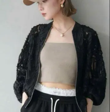 미사용 새상품 뤼미에 블랙 샤 자카드 블루종 가디건 블랙