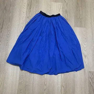 파랑 플레어 스커트 무릎 아래