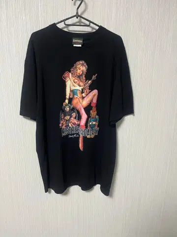 EROSTIKA 미스트리스 오브 더 갤럭시 T셔츠 XL