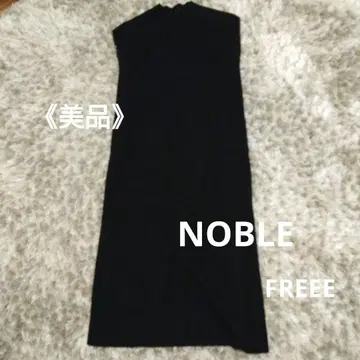[ 새상품급 ] NOBLE 블랙 슬리브리스 니트 하이넥 원피스