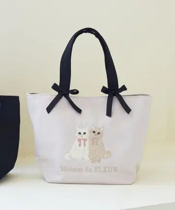 메종 드 플뢰르 고양이 자수 토트백
