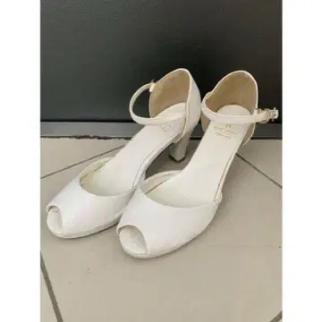 [ 판매 희망 ] 스톰 스트랩 샌들 화이트 24cm