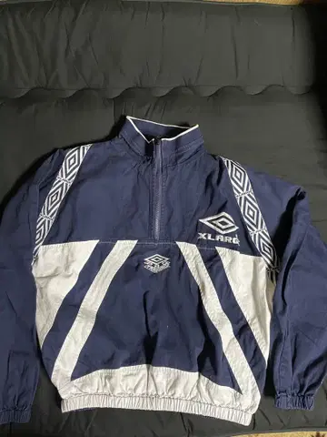 새상품급 UMBRO 네이비 하프 지퍼 자켓