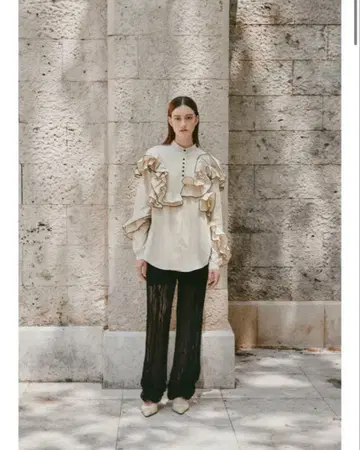 EAPHI FEELING FRILLS BLOUSE