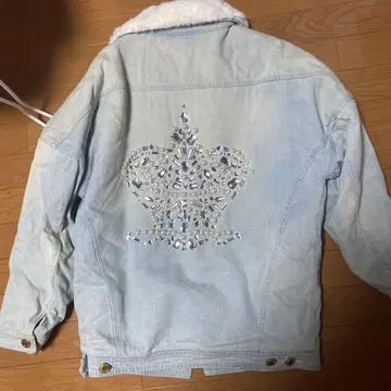비쥬 장식 퍼(fur) 포함 데님 자켓