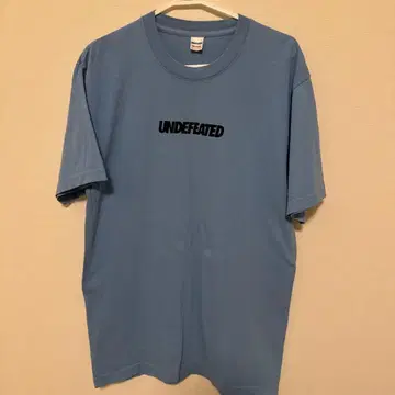 UNDEFEATED T셔츠 라이트 블루 MEDIUM