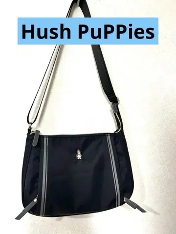 [ Hush Puppies ] 나일론 숄더백 블랙 스트라이프 로고
