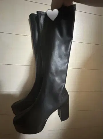 블랙 합성 피혁 롱 부츠 하이힐