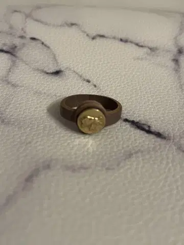 일비종떼 브라운 가죽 반지 골드 컬러 장식