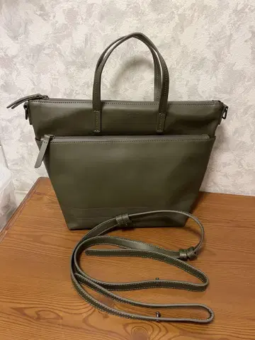 올리브 그린 숄더백