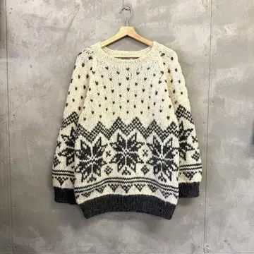 HELLOW WELCOME 울 니트 스웨터 손뜨개질