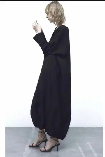 레어 ZARA 퍼프헴 원피스 블랙 긴팔