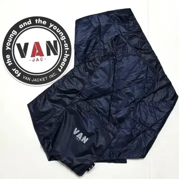 VAN 수납 포켓 포함 다운 머플러