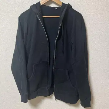 블랙 후드 부착 집업 후드티