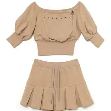 Dorothy pleats set up beige 앤드마리