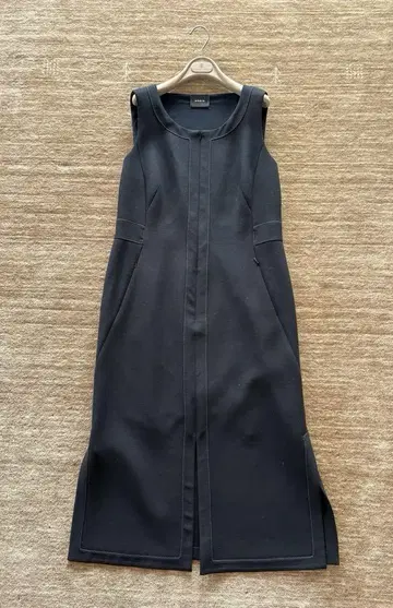아크리스 AKRIS 블랙 스티치 울 원피스