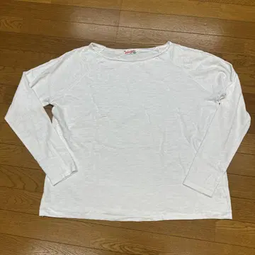 Spot and Span 화이트 긴팔 T셔츠